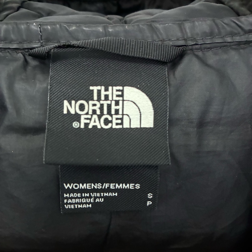 The North Face Black Quilted Jacket. Women’s size small. VGUC. Lightweight - Picture 5 of 16